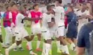 Escándalo en Ecuador: dos jugadores enfrentados antes del partido con la Argentina