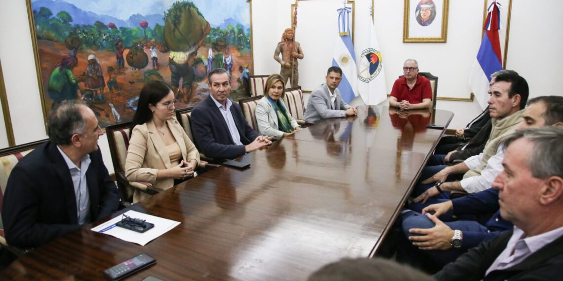 Passalacqua presentó la digitalización de la Guía Minera