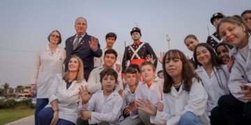 Passalacqua: «En los momentos más difíciles es donde más juntos tenemos que estar y la Bandera celeste y blanca nos une a todos»
