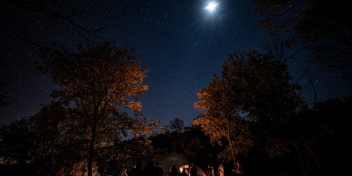 El Parque Salto Encantado ofrece paseos nocturnos