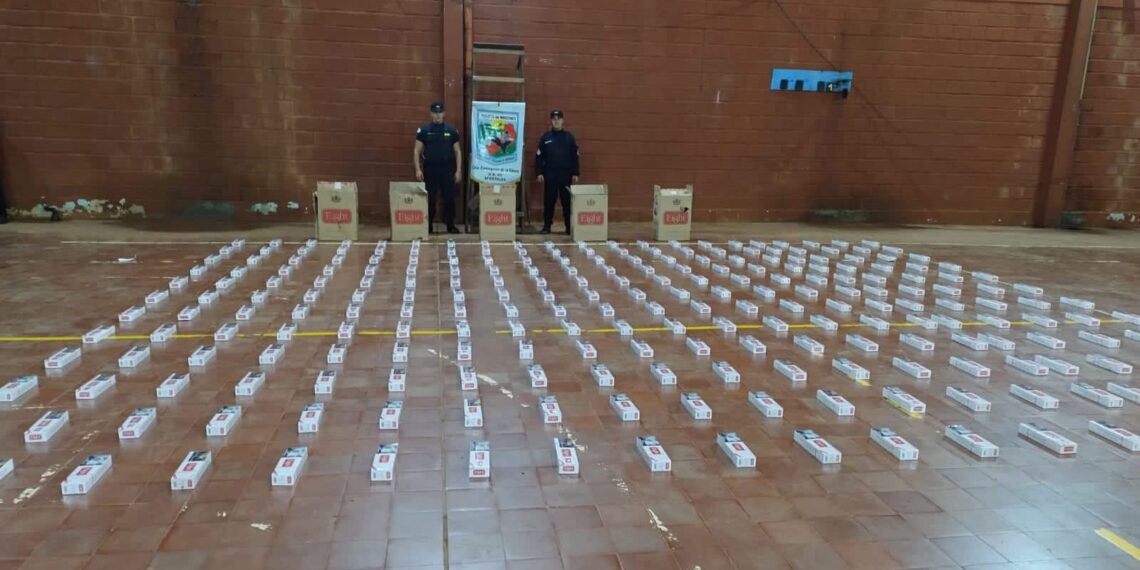 Tras persecución arrestaron a un conductor con más de 3 millones en cigarrillos de contrabando