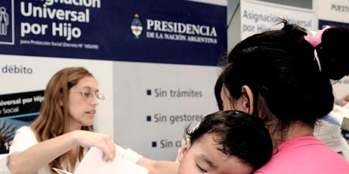 El Gobierno oficializó el aumento de las asignaciones familiares