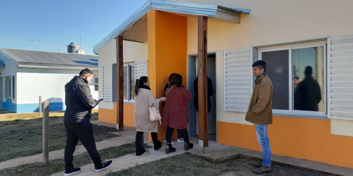 Visitas guiadas para futuros adjudicatarios de viviendas en Itaembé Guazú