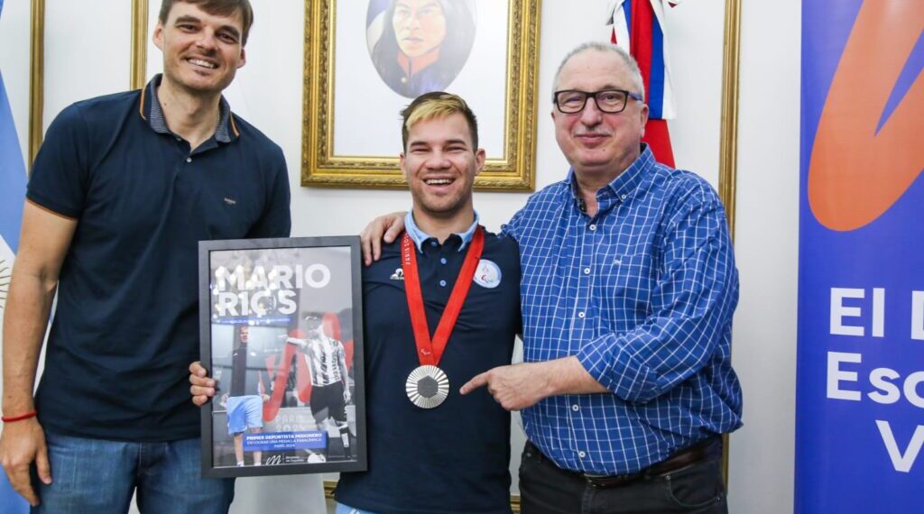 El Gobernador Passalacqua homenajeó al misionero Mario Ríos, medallista paralímpico en París 2024
