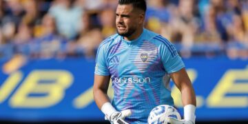 Boca sancionó a Chiquito Romero por pelearse con un grupo de hinchas después del Superclásico