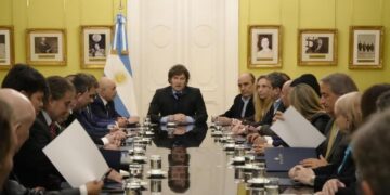 Milei oficializó el veto a la reforma jubilatoria: “No contempla el impacto fiscal”