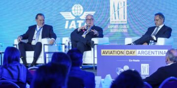 El Gobernador participó en la jornada de conectividad aérea en Buenos Aires y gestionó nuevas rutas