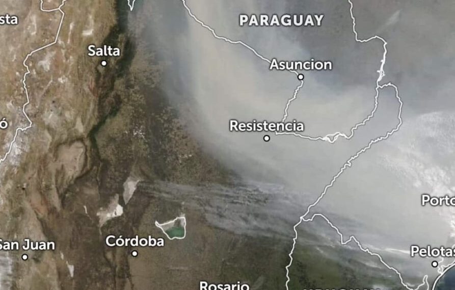 Emiten una alerta por una densa nube de humo que afecta a Misiones