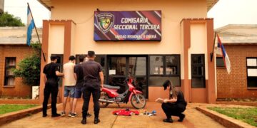 Dos detenidos, vehículos secuestrados y maquinarias robadas de un aserradero recuperadas