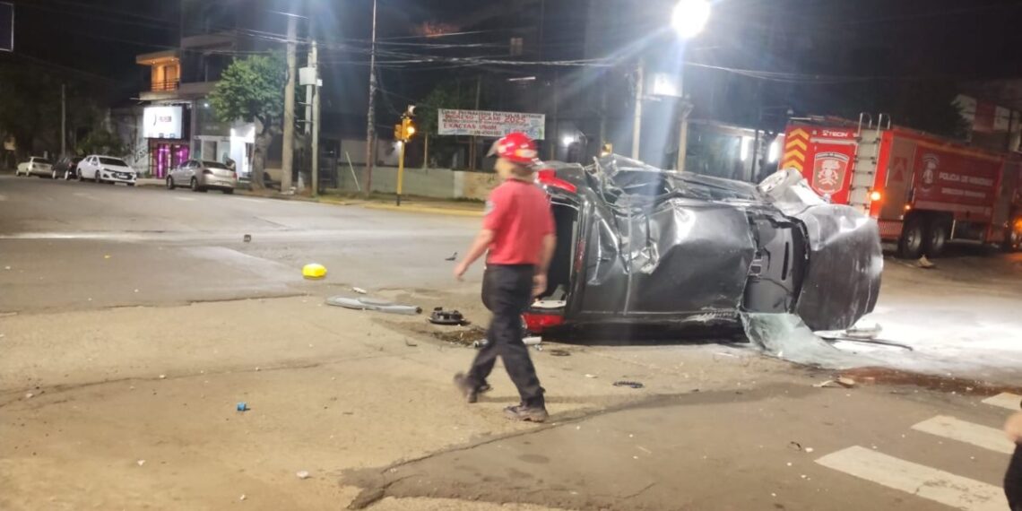 Automovilista fue hospitalizado tras un despiste y vuelco en Posadas