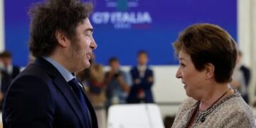 FMI: tras salida de Rodrigo Valdés, Javier Milei viaja a Nueva York y aceleran conversaciones en Washington