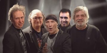 Los Náufragos llegan Posadas en una noche del recuerdo y a puro baile