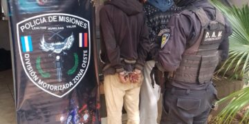 Dos delincuentes fueron atrapados con cuatro medidores de agua robados en Posadas