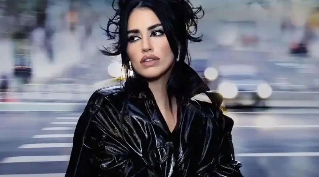 Lali Espósito presentó su nueva canción : Fanático
