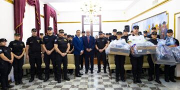 Passalacqua encabezó la entrega de 10 mil uniformes a la Policía de Misiones