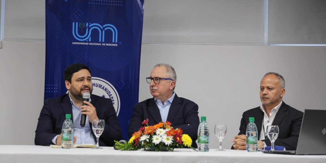 Passalacqua acompañó la apertura del XXII Congreso Nacional de Literaturas