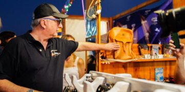 Passalacqua visitó a emprendedores misioneros en la feria Fondeate en Posadas