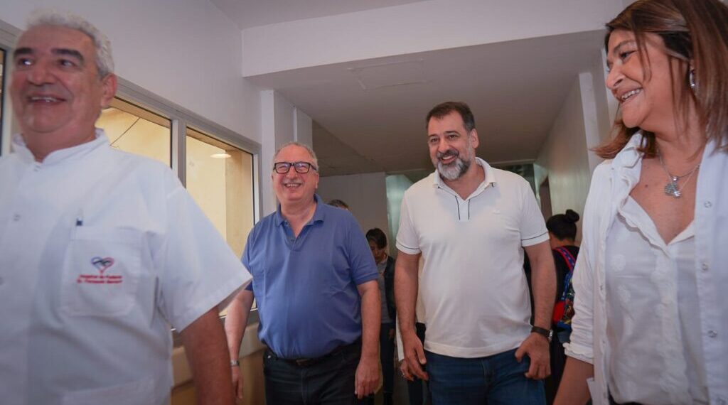 Passalacqua entregó nuevos equipos de odontología en el hospital pediátrico de Posadas
