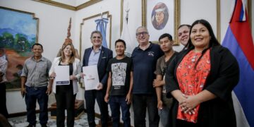 Passalacqua firmó convenio con el INAI para el registro de comunidades indígenas