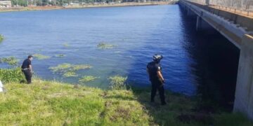 Rescataron a una mujer que cayó al arroyo Zaimán
