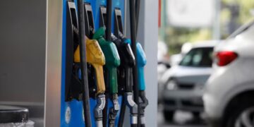 Aumenta la nafta: los combustibles subirán alrededor del 4% desde el viernes