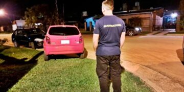 Recibió una transferencia millonaria “por error”, se compró un auto y lo denunciaron