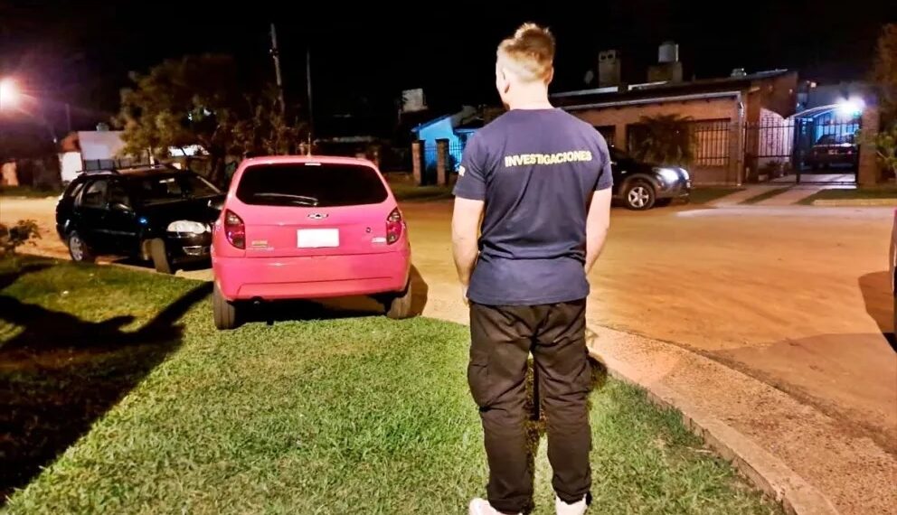 Recibió una transferencia millonaria “por error”, se compró un auto y lo denunciaron