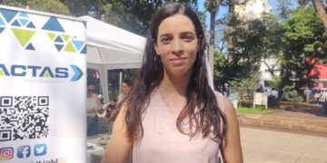 Kermese científica de la Universidad en la Plaza 9 de Julio de Posadas con más de 30 proyectos