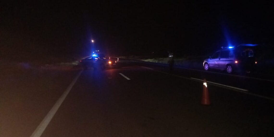 Falleció un peatón tras ser embestido por un auto: buscan al conductor que se dio a la fuga