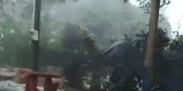 Tormentas y fuertes vientos afectaron este martes a la localidad de Andresito