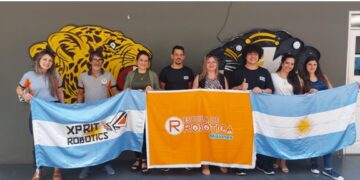 Misioneros representan al país en competencia de robótica en Rumania