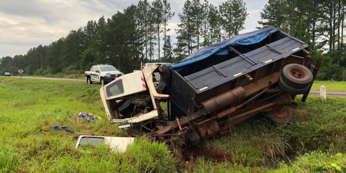 Camionero hospitalizado luego de despistar sobre la ruta provincial N°1