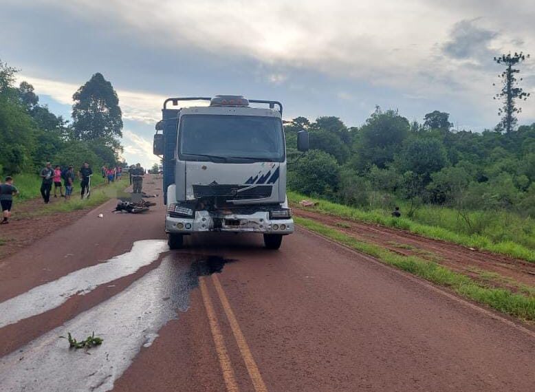 Andresito: dos motociclistas fallecieron tras chocar con un camión