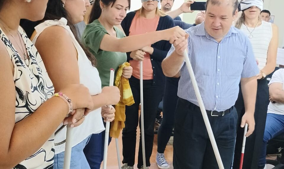 Personal del Iprodha se capacitaron en atención a personas con discapacidad visual