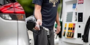 El Gobierno autorizará el “autodespacho” de combustible en toda la Argentina