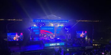 El Festival Nacional de la Música del Litoral iluminó Posadas en su primera noche 