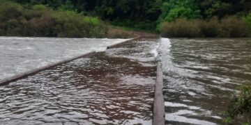 Por crecida del arroyo Yabotí, el ingreso al Moconá se encuentra cerrado