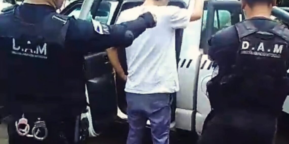 Cayeron dos dealers en Posadas con marihuana y cocaína fraccionada