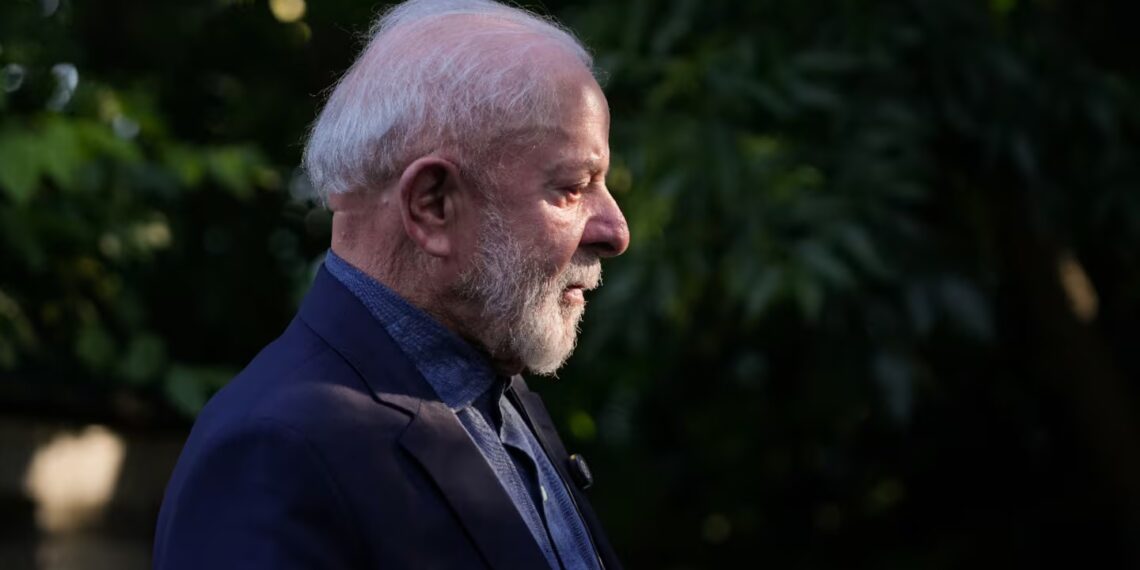 Lula da Silva fue hospitalizado y operado de urgencia por una hemorragia en el cerebro