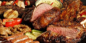 El asado argentino se ubicó entre los 10 mejores platos del mundo, según un ranking global