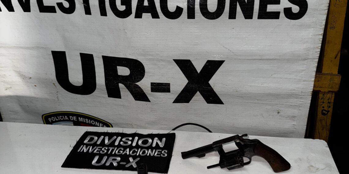No devolvió una herramienta y lo amenazaron con dispararle: arrestaron al acusado y le secuestraron tres revólveres