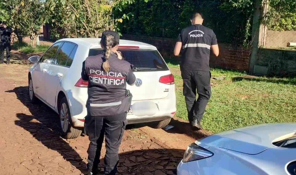 En menos de 24 horas, investigadores recuperaron dos autos y una moto robada