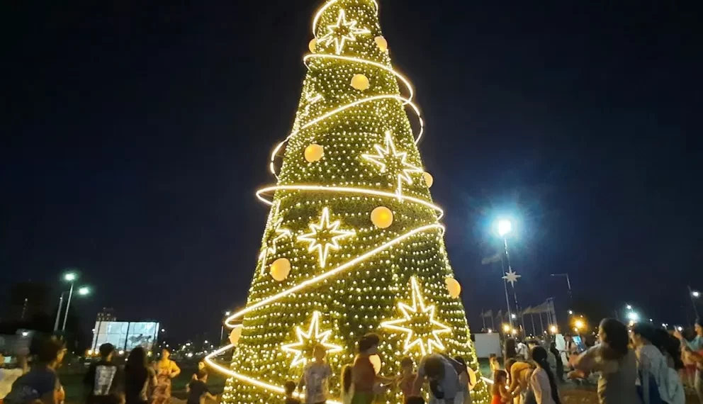 El Parque de las Fiestas de Posadas enciende su árbol de Navidad el próximo domingo