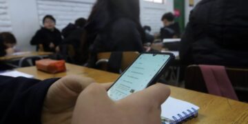 Brasil prohíbe el uso de celulares en las escuelas primarias y secundarias