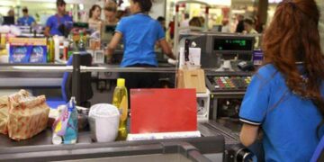 Acordaron un nuevo aumento salarial para empleados de comercio