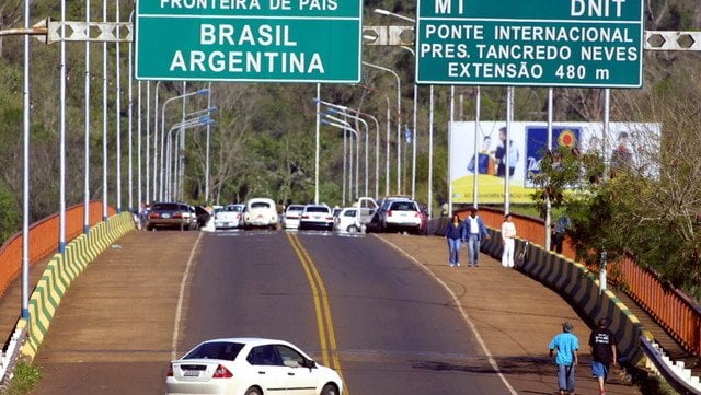 Turismo: en la primera quincena de enero, más de 60 mil personas cruzaron a Brasil desde Iguazú