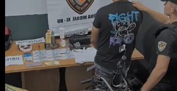Atraparon a un presunto motochorro y le secuestraron un arma, dinero y tarjetas bancarias robadas