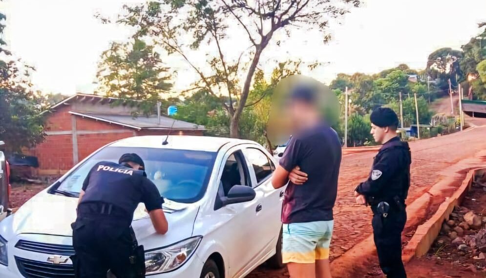 Embistió a una joven con su vehículo y se fugó: la Policía lo rastreó y lo detuvo