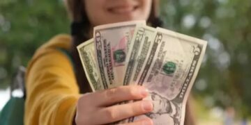 El Banco Central habilitó a los menores de 13 a 17 años a abrir cajas de ahorro en dólares