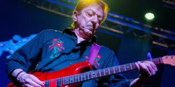 Investigan al guitarrista de Virus por la muerte de su pareja en medio de un juego sexual